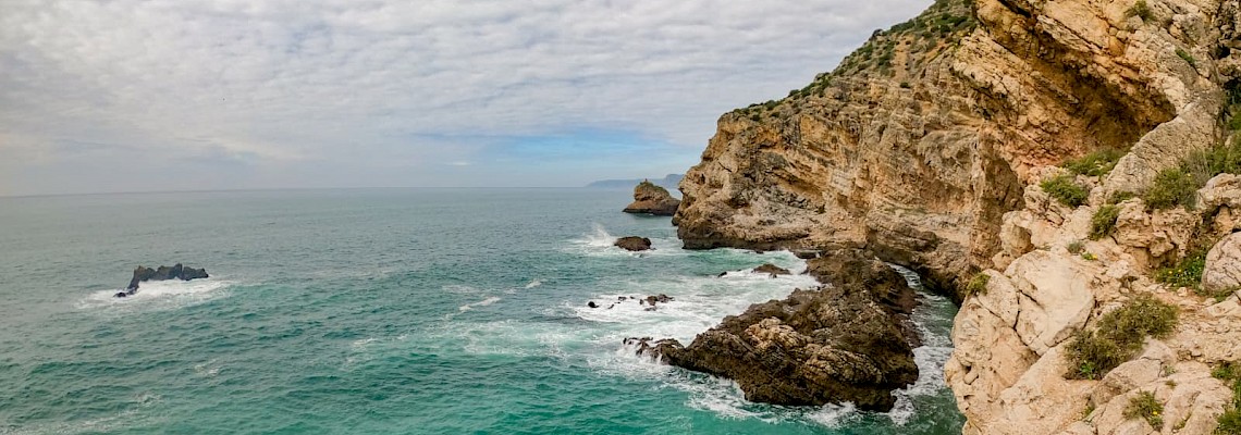 Do Castelo de Sesimbra ao Calhau da Cova