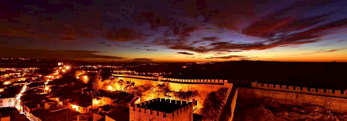 Pôr do sol nas Muralhas de Óbidos